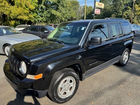 Used 2016 Jeep Patriot Sport image 1