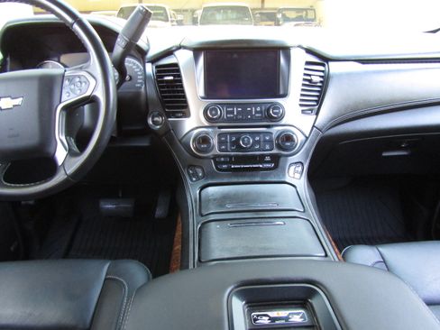 Used 2019 Chevrolet Tahoe Premier RWD image 15