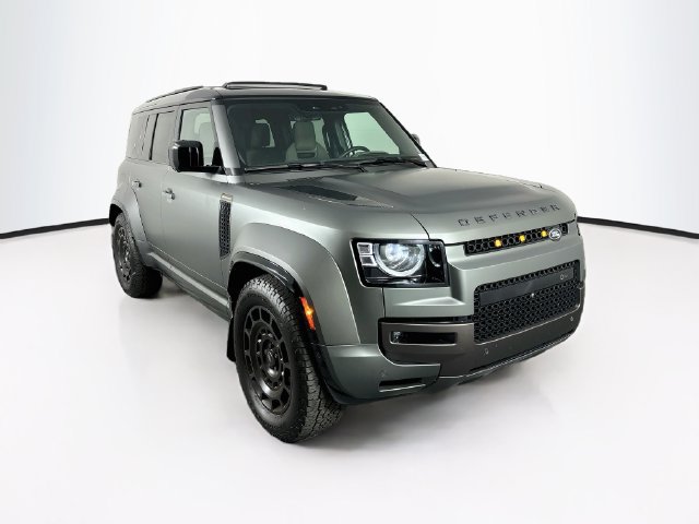 Used 2025 Land Rover Defender 110 OCTA AWD/4WD image 3