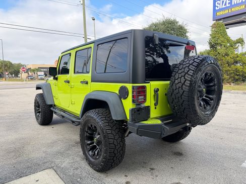 Used 2016 Jeep Wrangler Unlimited Rubicon image 4