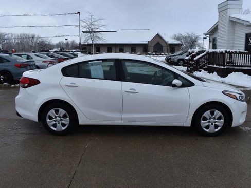 Used 2017 Kia Forte LX w/ LX Popular Package image 2