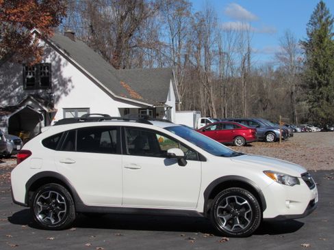 Used 2015 Subaru XV Crosstrek 2.0i Limited image 16