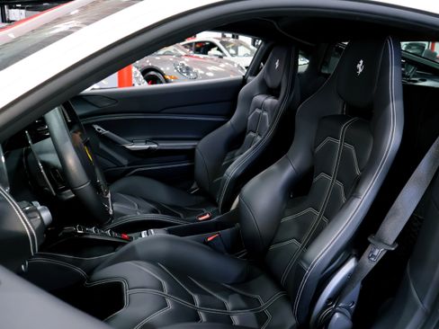 Used 2017 Ferrari 488 GTB RWD image 20