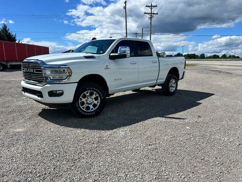 Used 2024 RAM 2500 4x4 Crew Cab Laramie image 5
