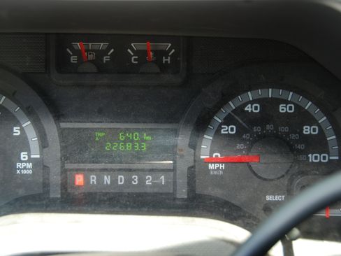 Used 2015 Ford E-350 and Econoline 350 image 21