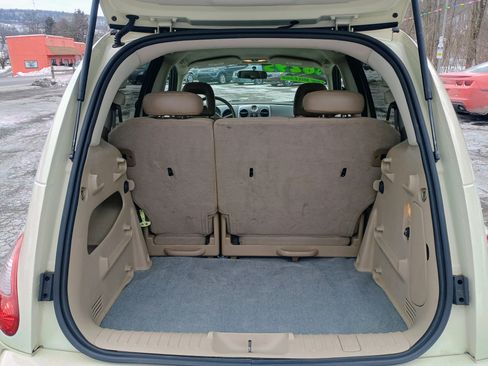 Used 2008 Chrysler PT Cruiser Touring Edition image 8