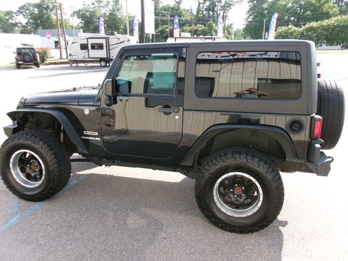 Used 2016 Jeep Wrangler 4WD Sport image 13