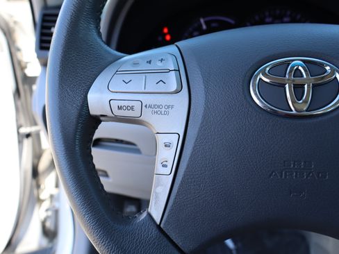 Used 2011 Toyota Camry XLE image 22