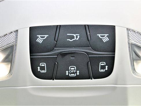 Used 2017 Chrysler Pacifica Touring-L image 32