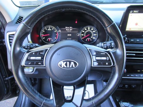 Used 2021 Kia Seltos AWD SX image 12