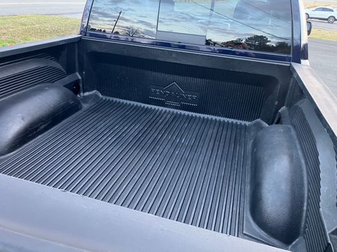 Used 2018 RAM 1500 SLT image 6