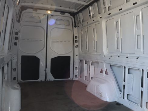 Used 2022 Mercedes-Benz Sprinter 2500 image 23