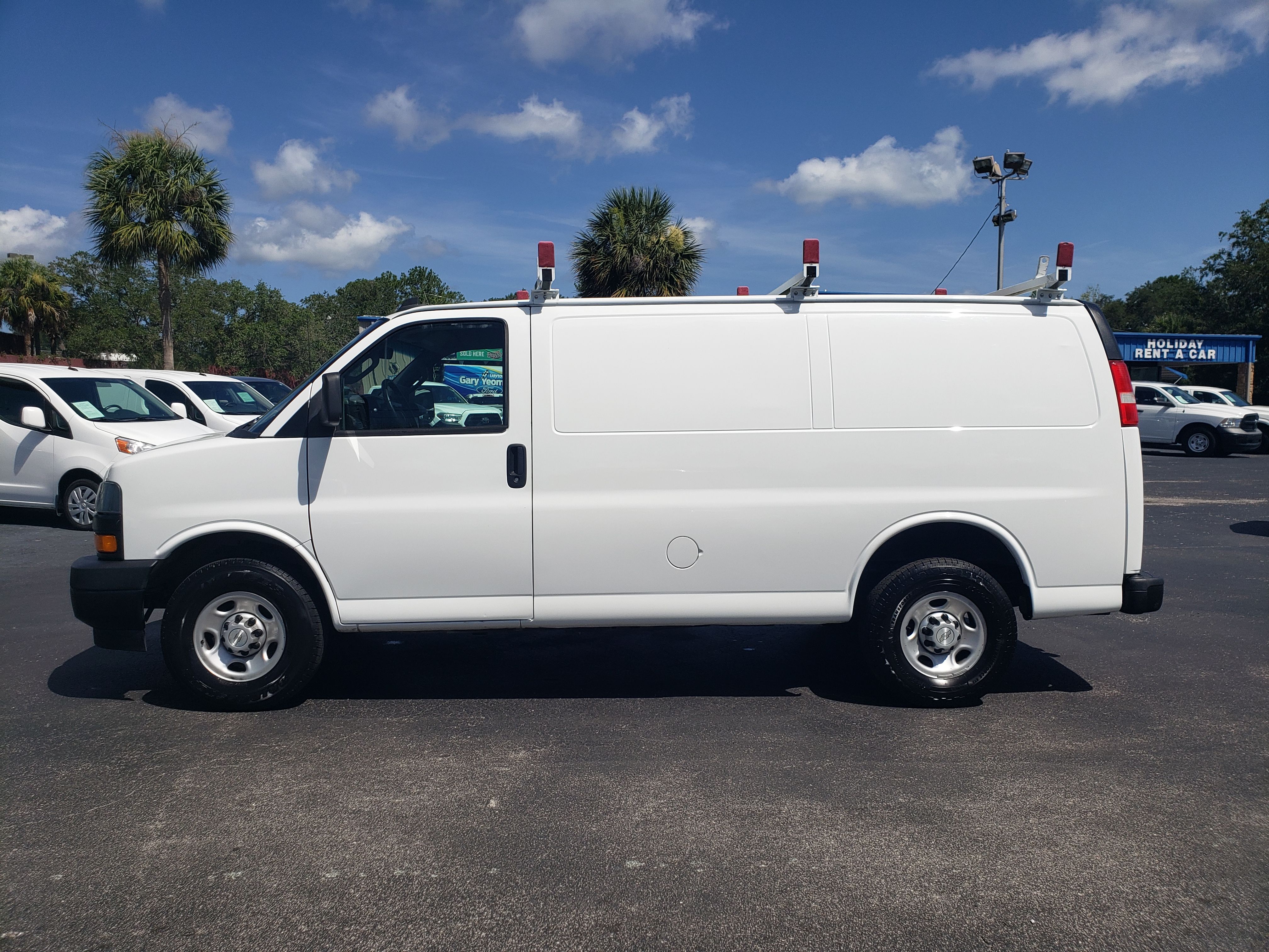 Used 2021 Chevrolet Express 2500 UNAVAIL RWD image 2