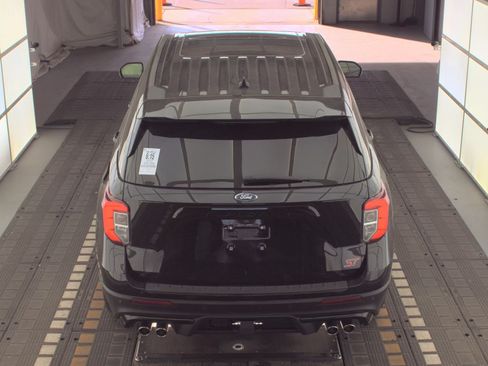 Used 2022 Ford Explorer ST image 7