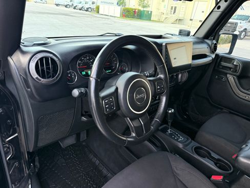 Used 2015 Jeep Wrangler 4WD Unlimited Sport image 14