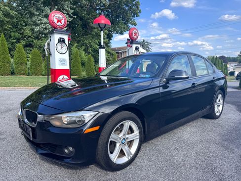 Used 2013 BMW 328i xDrive Sedan AWD/4WD image 1