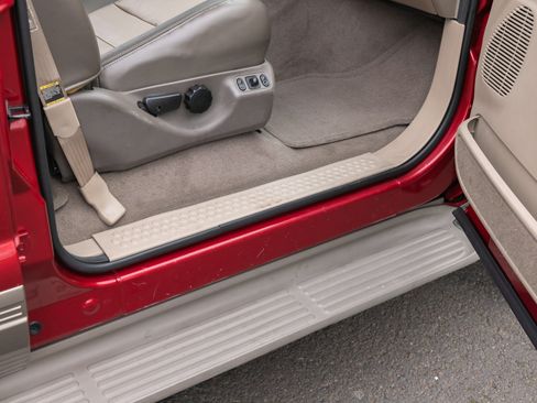 Used 2003 Ford Excursion Eddie Bauer image 39