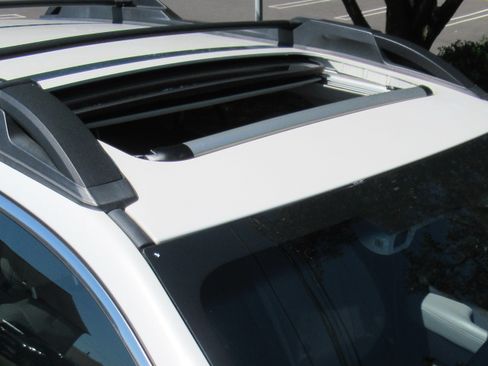 Used 2022 Subaru Outback Premium image 9