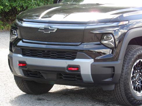 Used 2026 Chevrolet Silverado EV 4x4 Crew Cab Trail Boss image 11