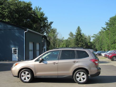 Used 2014 Subaru Forester 2.5i Touring AWD/4WD image 4