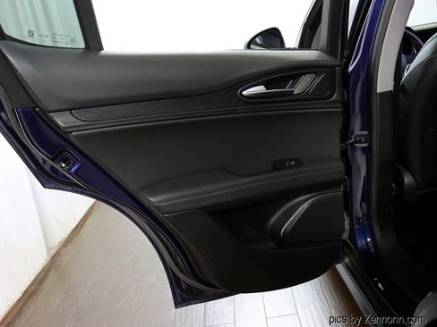 Used 2019 Alfa Romeo Stelvio AWD image 26