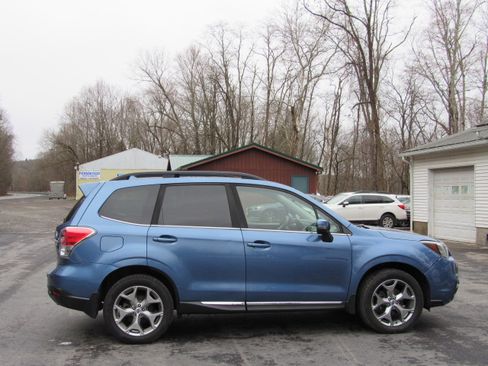 Used 2017 Subaru Forester 2.5i Touring image 10