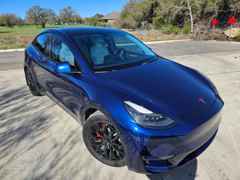 Used 2022 Tesla Model Y Performance image 32
