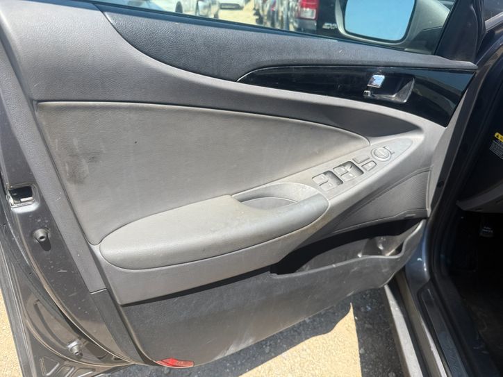 Used 2012 Hyundai Sonata SE FWD image 3