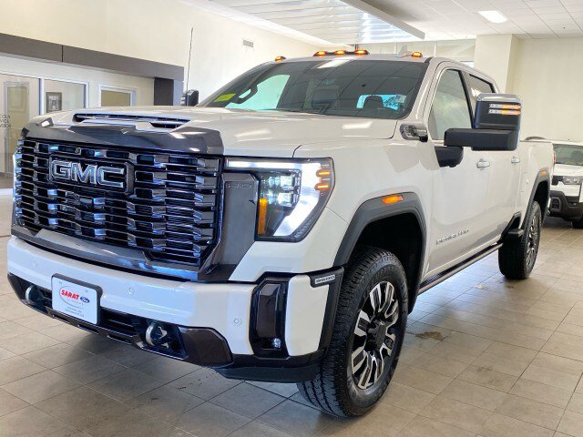 Used 2024 GMC Sierra 3500 Denali Ultimate AWD/4WD image 4