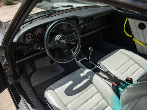 Used 1992 Porsche 911 Carrera image 32