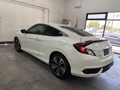 Used 2017 Honda Civic EX-T Coupe image 4