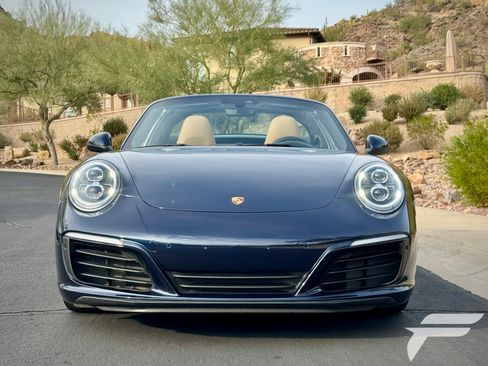 Used 2019 Porsche 911 Targa 4S image 2