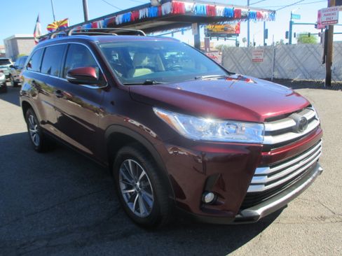 Used 2019 Toyota Highlander XLE image 19