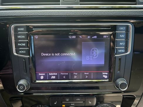 Used 2016 Volkswagen Jetta Sport Sedan FWD image 13