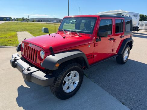 Used 2017 Jeep Wrangler 4WD Unlimited Sport image 4