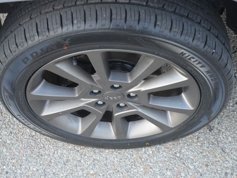 Used 2016 Jeep Compass 75th Anniversary image 21