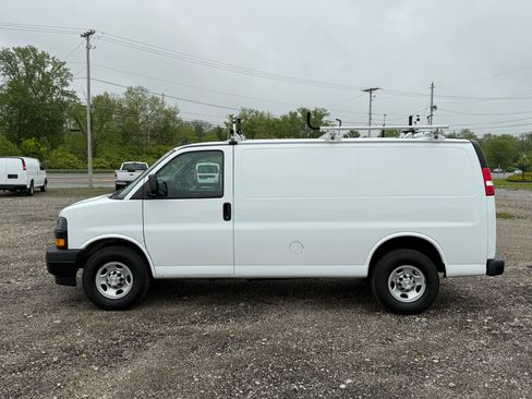 Used 2021 Chevrolet Express 3500 image 8
