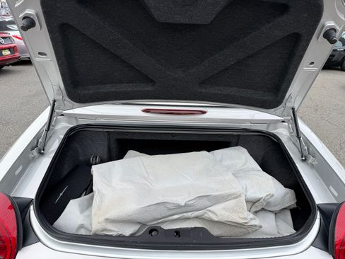 Used 2004 Ford Thunderbird image 38