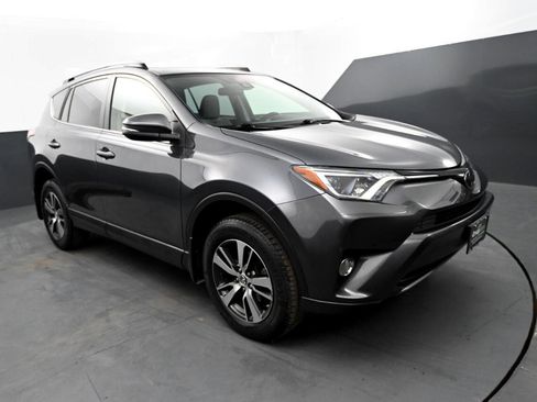 Used 2017 Toyota RAV4 XLE image 7