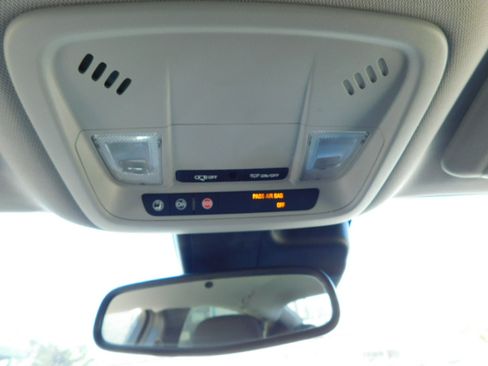 Used 2018 Chevrolet Malibu LT image 20