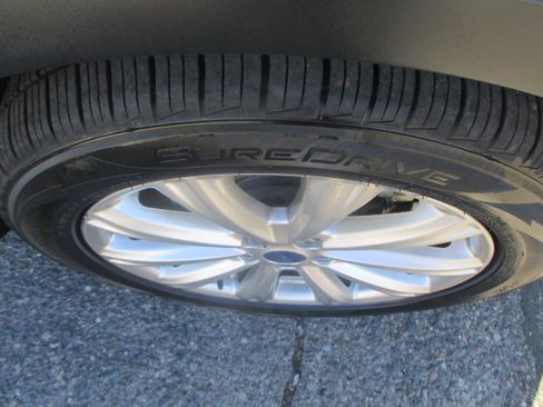 Used 2017 Ford Escape Titanium image 21