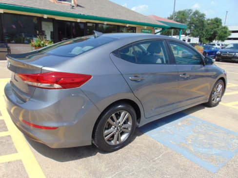 Used 2018 Hyundai Elantra SEL image 9
