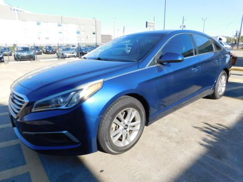 Used 2017 Hyundai Sonata SE FWD image 4