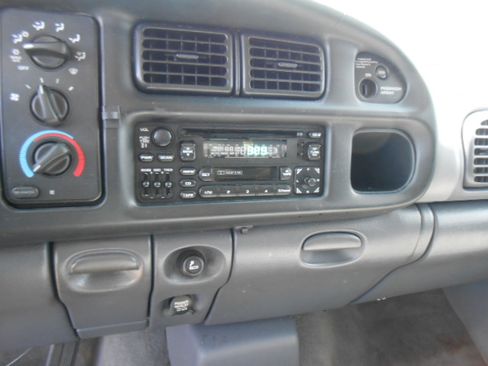 Used 2001 Dodge Ram 1500 Truck 2WD Club Cab image 20