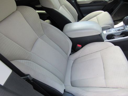 Used 2019 Subaru Ascent Premium 8-Passenger AWD/4WD image 17