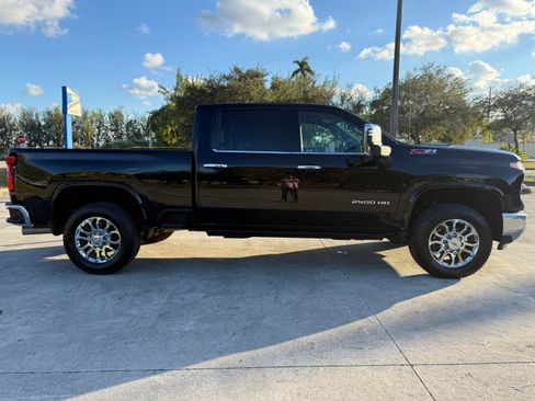 Used 2024 Chevrolet Silverado 2500 LTZ image 5