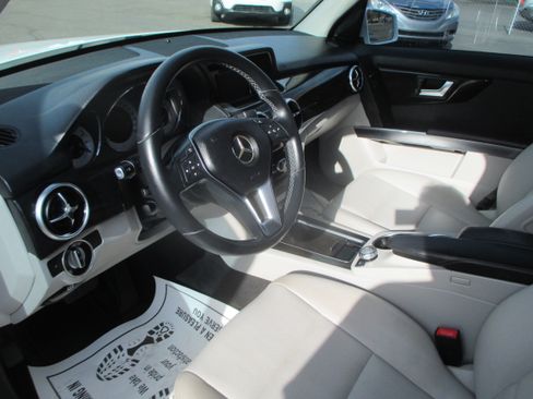 Used 2014 Mercedes-Benz GLK 350 4MATIC w/ Sport Package image 5