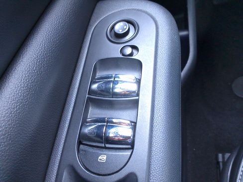 Used 2017 MINI Cooper Clubman image 26