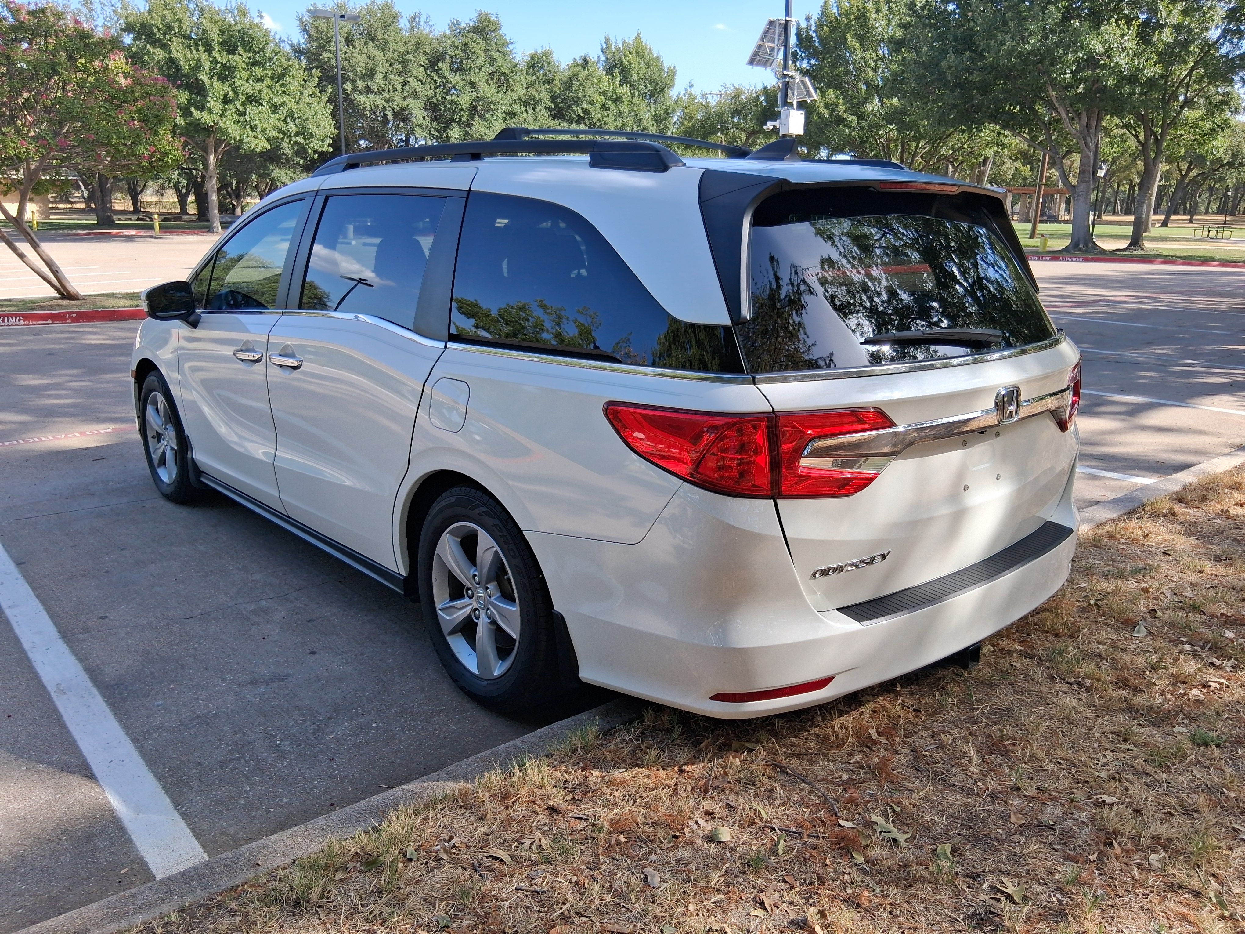 Used 2018 Honda Odyssey EX-L image 7