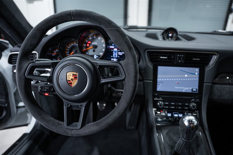 Used 2018 Porsche 911 GT3 RWD image 46